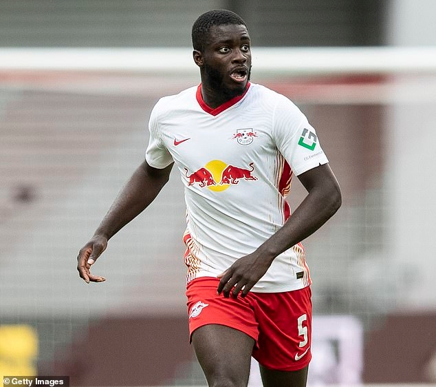  ខ្សែកាពារ Dayot Upamecano