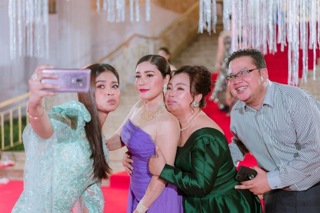  ទិដ្ឋភាពពិធីមង្គលការរបស់ សុន ស្រីពេជ្រ 