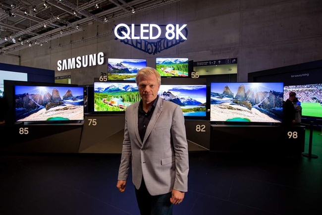 កំពូលទូរទស្សន៍ SAMSUNG QLED 8K 