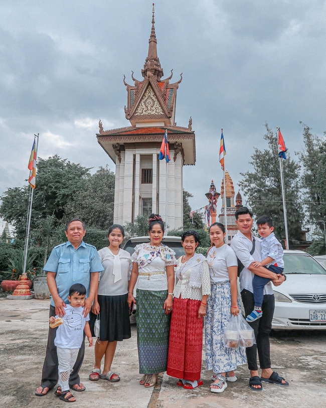  លោក ជា វណ្ណារិទ្ធ និងគ្រួសារ