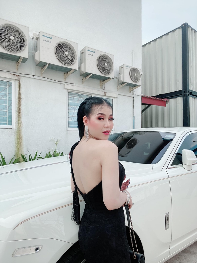  អ្នកនាង Love Riya 