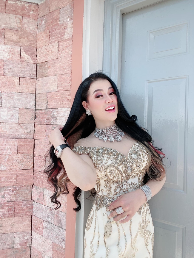  អ្នកនាង Love Riya 